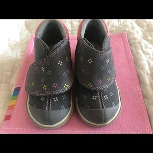 See Kai Run Velcro sneakers